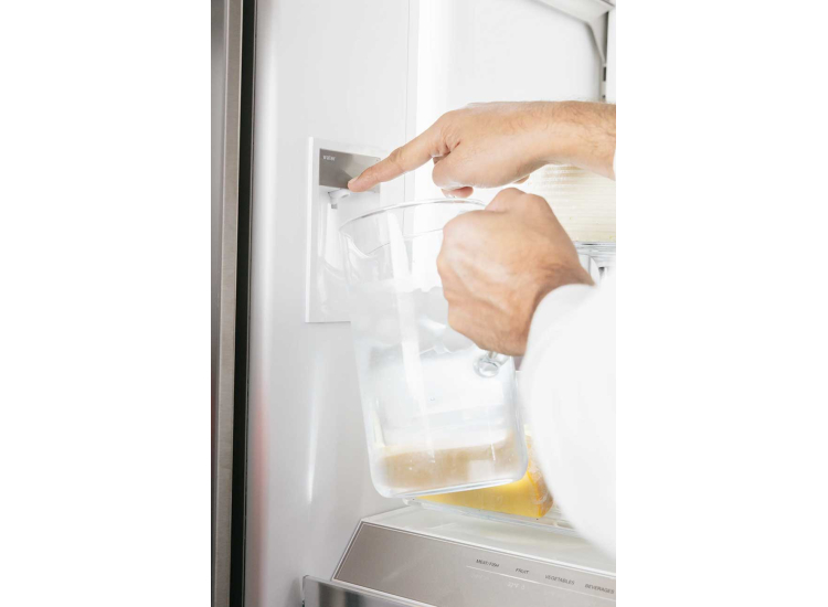 Thermador Freedom 20.8 Cu. Ft. French Door Bottom Mount Refrigerator 36-Inch Wide in Stainless Steel with Masterpiece Handles - T36FT810NS
