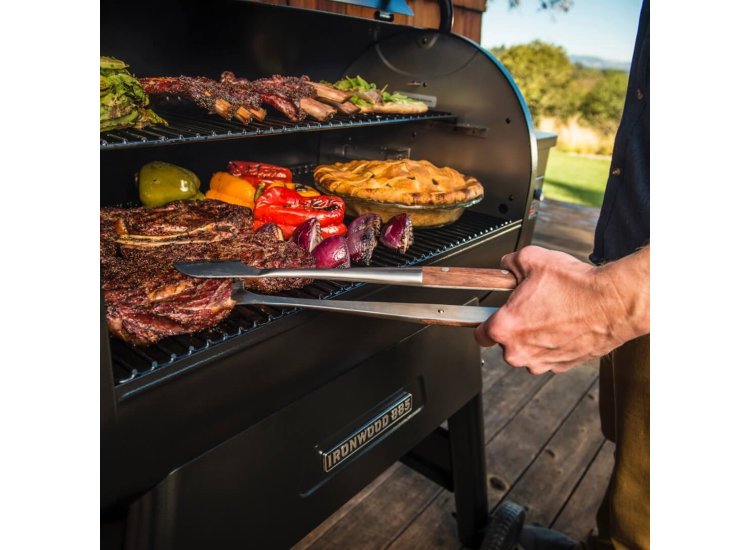 Traeger Ironwood 885 Wood Pellet Grill in Black Abt