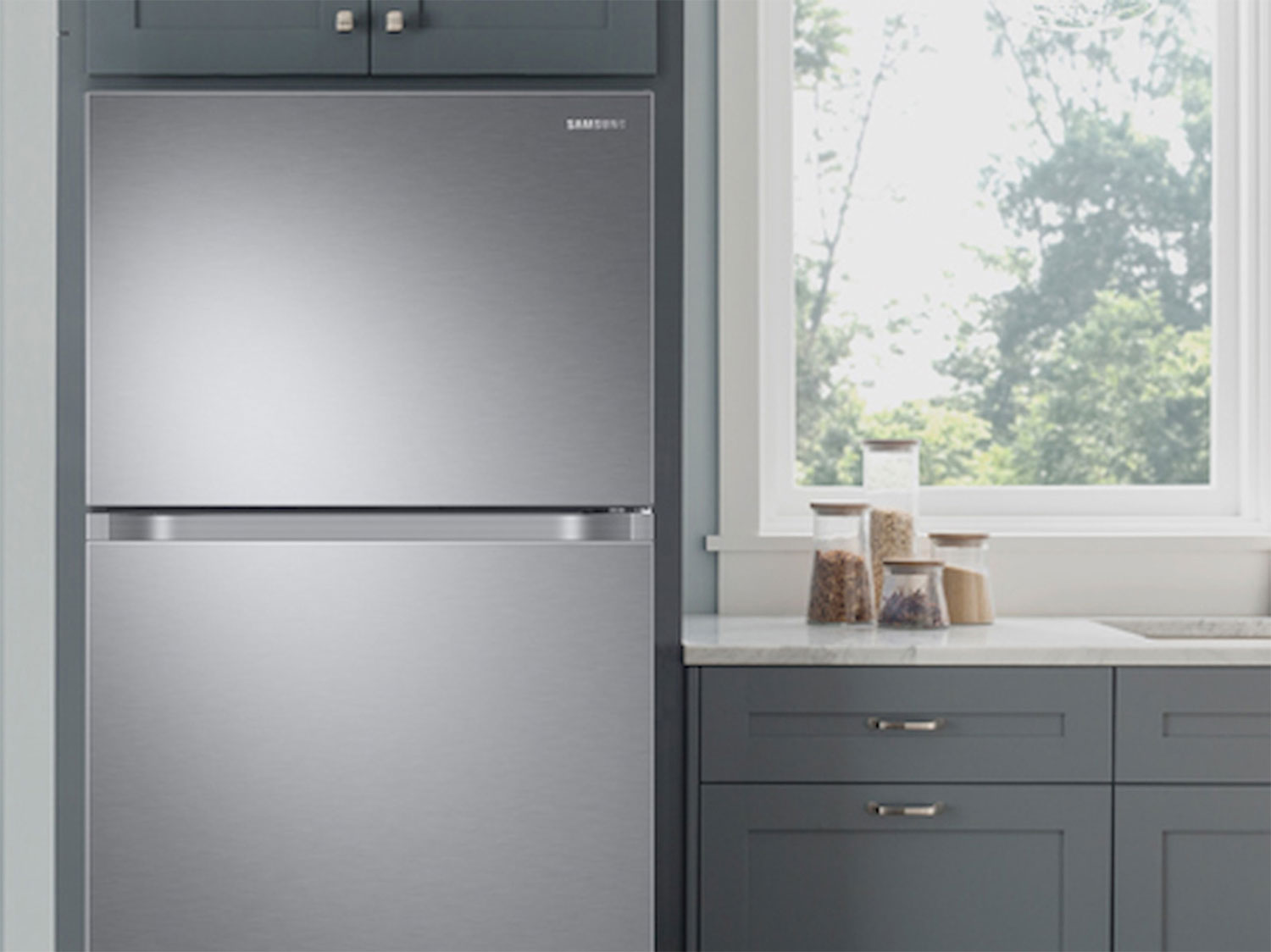 Samsung 21 Cu. Ft. Top Freezer Refrigerator RT21M6213SR/AA