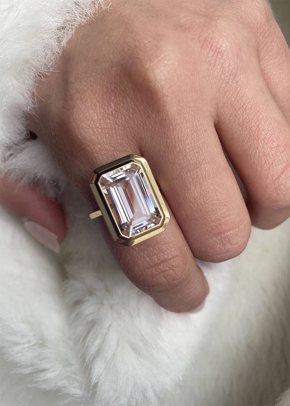 Goshwara Manhattan Ring Rock Crystal | 18K YG - JR0206-RC-Y