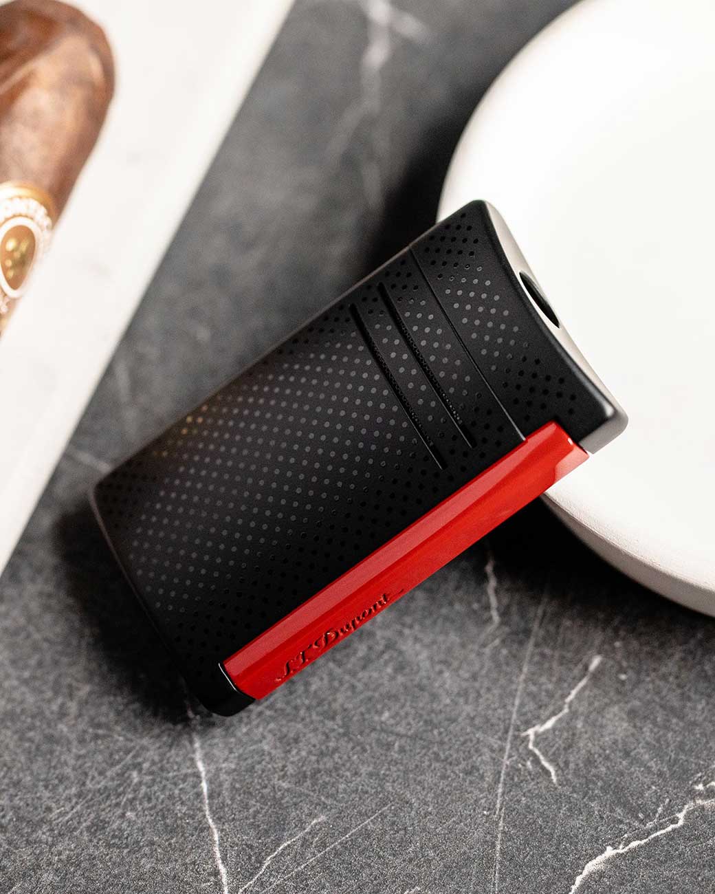 S.T. Dupont Maxijet Matte Black and Red Lighter - 020160N