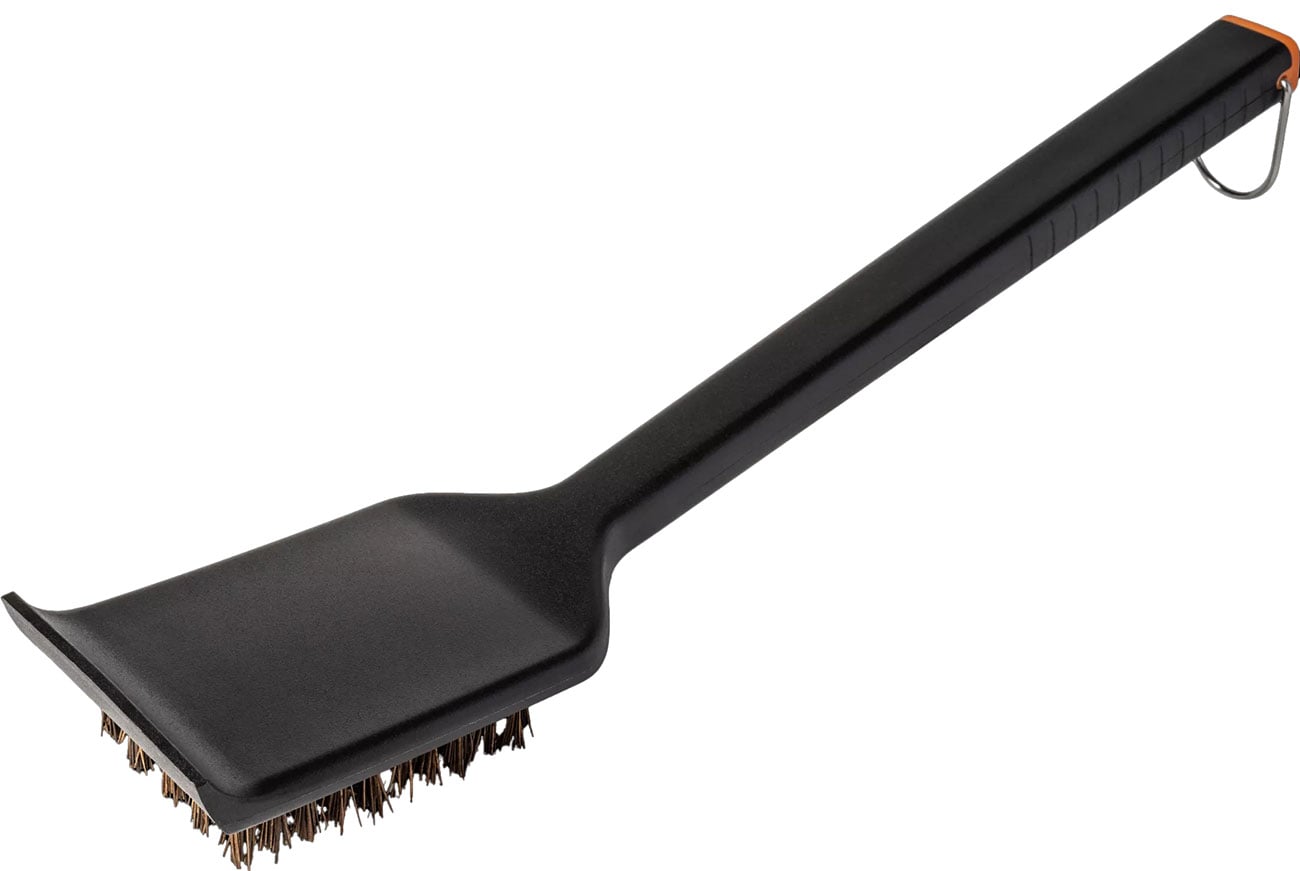 Traeger Hot n' Cold Grill Cleaning Brush in Black