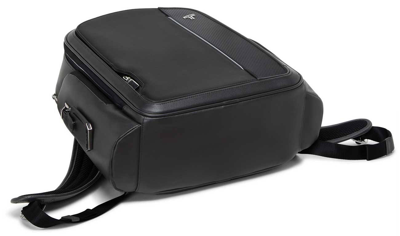tumi backpack messenger bag Harrison Bradner Black Bombe It has space for a laptop TUMI Voyageur Leather Raina Large