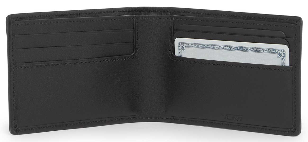 tumi-wallet-01501639546-open.jpg