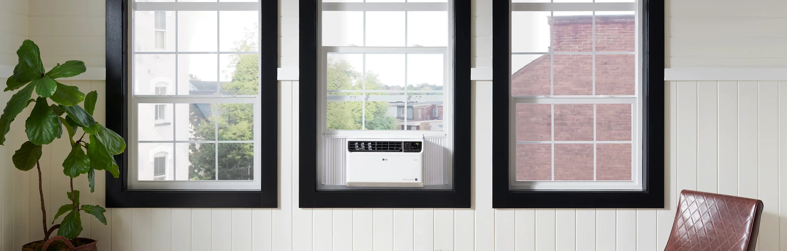 Air conditioner in window