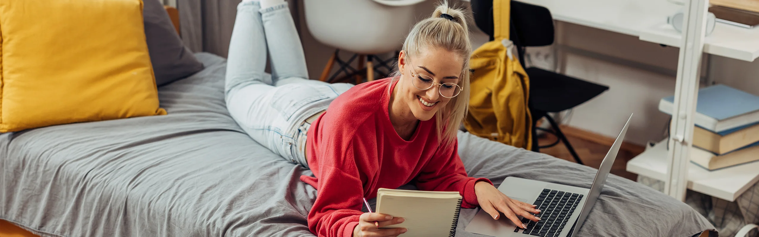 Dorm Room Essentials Checklist Hero Image