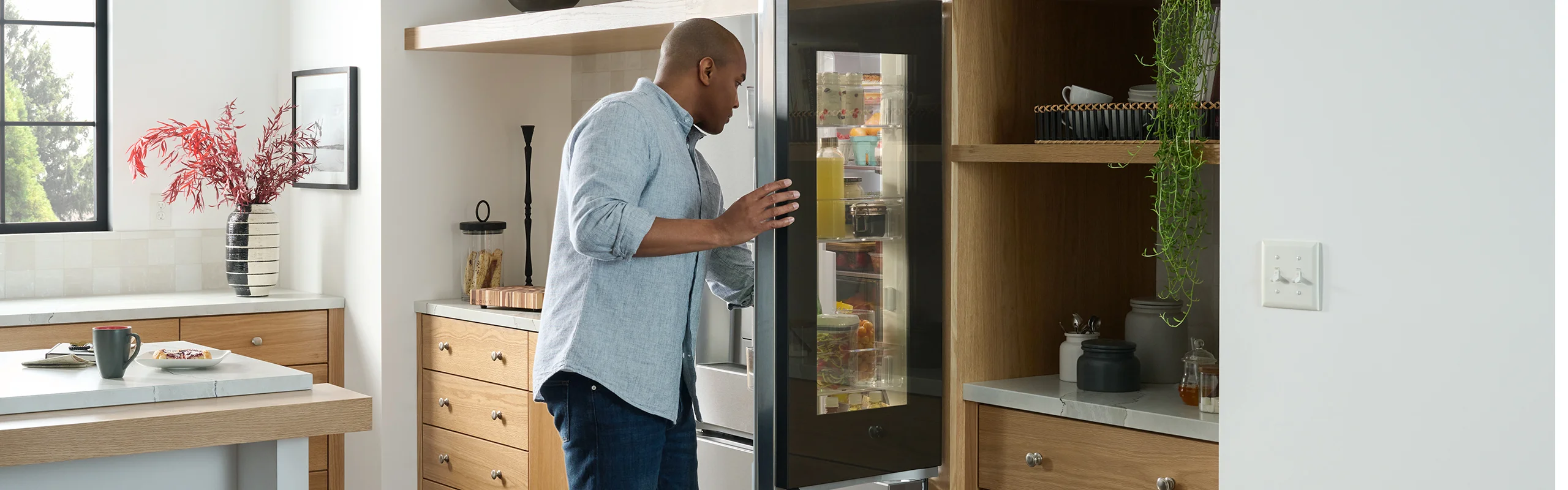 How to Defrost a Refrigerator Hero Image