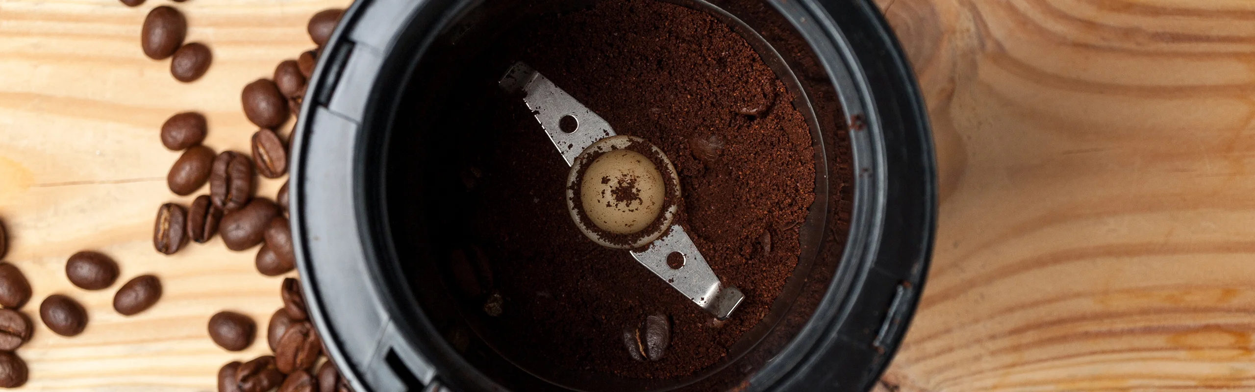 How to Use a Coffee Grinder Hero Image
