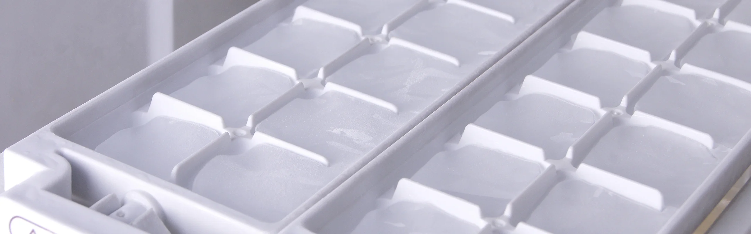 Ice Maker Buying Guide Hero Image