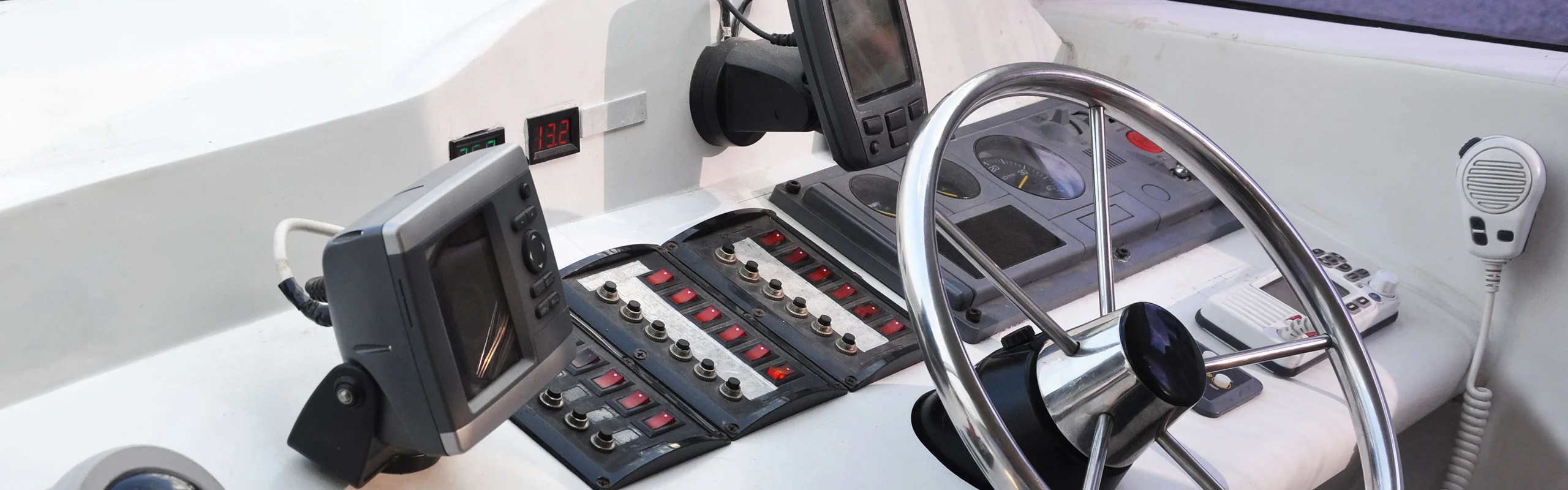 Marine Radio Receiver Buying Guide Hero Image
