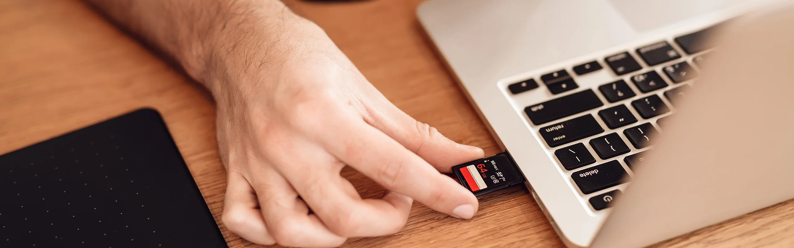 Memory Card Buying Guide Hero Image
