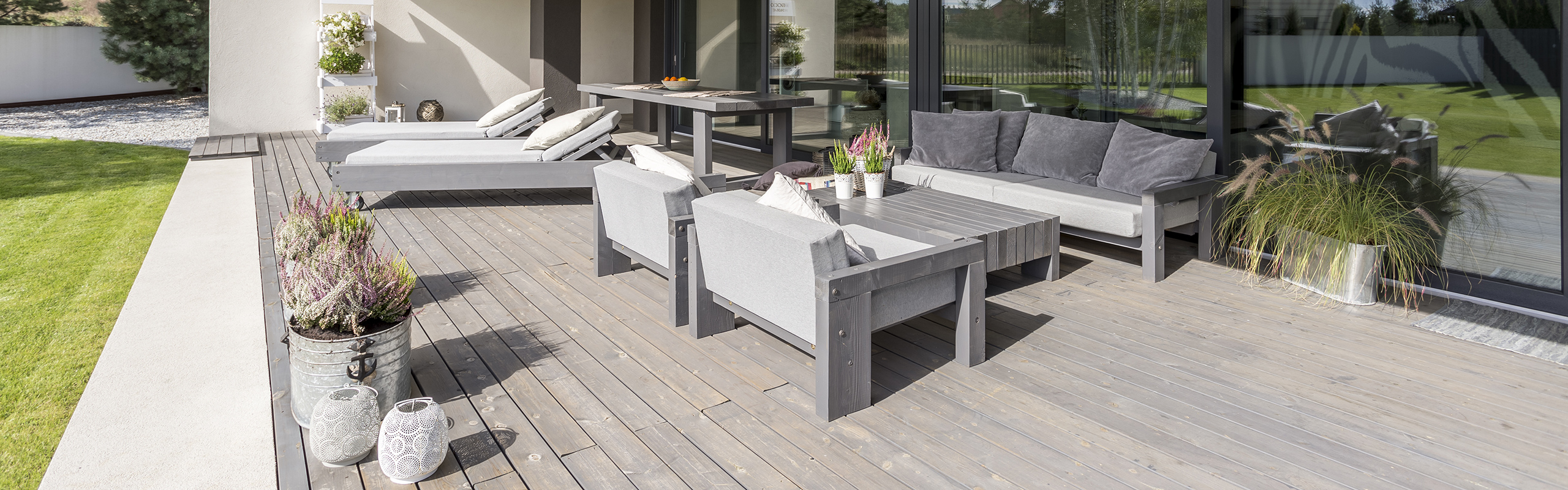 16 Patio Decorating Ideas on a Budget | Abt, image size:2560x800