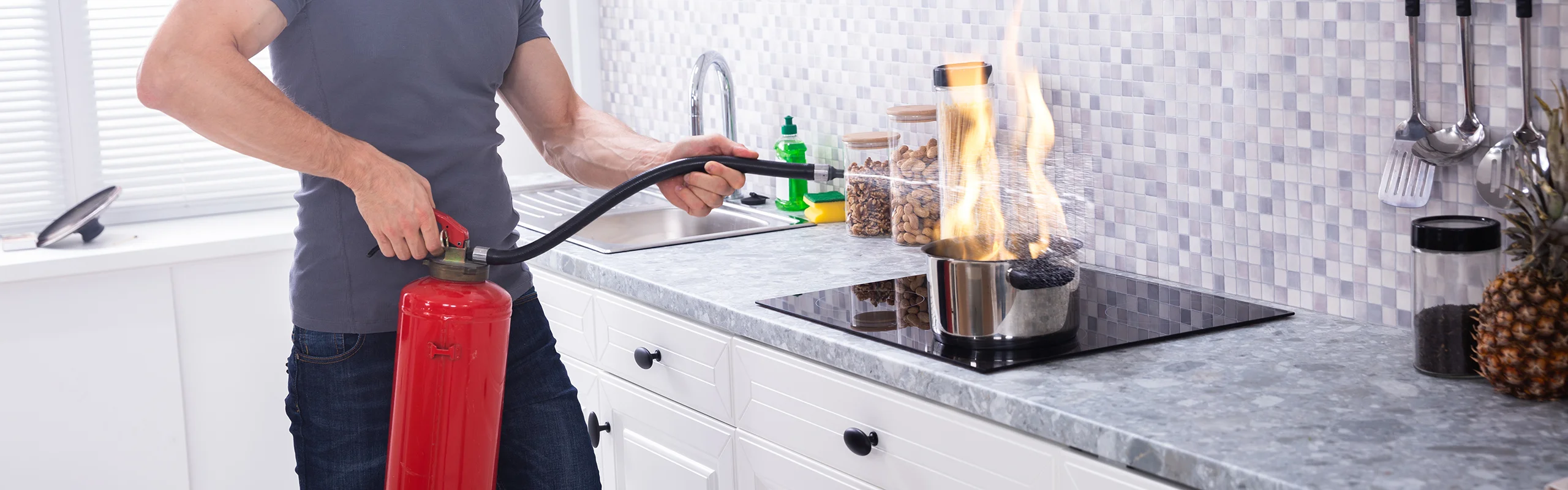 How to Put Out a Grease Fire Safely Hero Image
