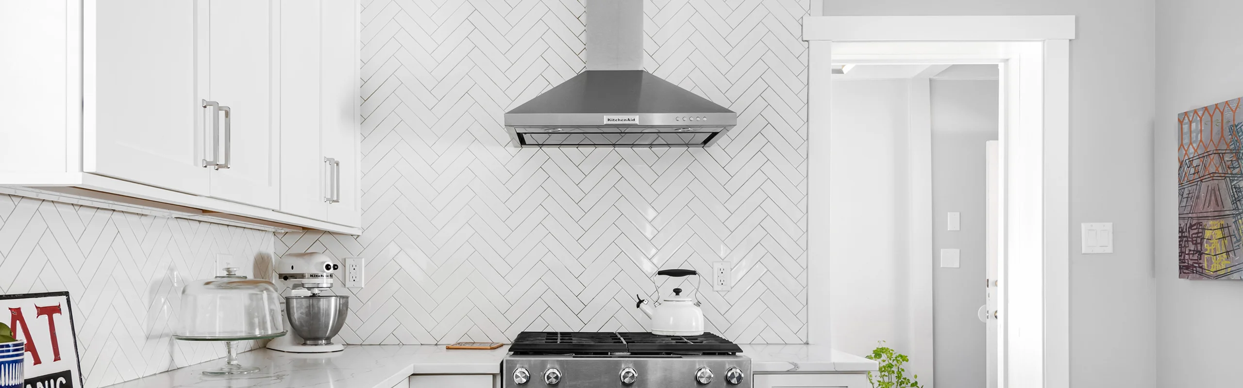 Range Hood Buying Guide Hero Image